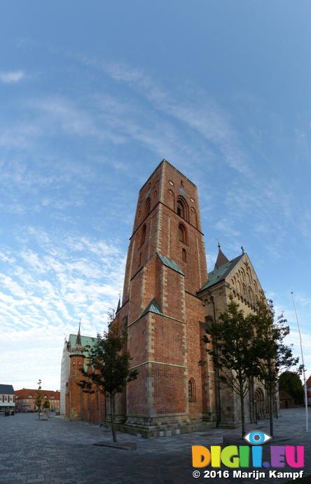 FZ033122-32 Church in Ribe